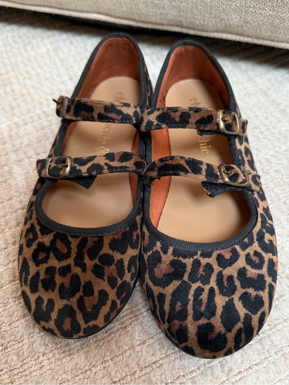 EUC CHILDREN CHIC VELVET MARY JANE LEOPARD PRINT VELCRO STRAP BALLET FLATS